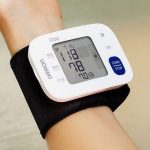OMRON BLOOD PRESSURE MONITER RS2